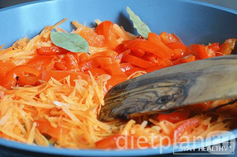 Жарим морковь с перцем